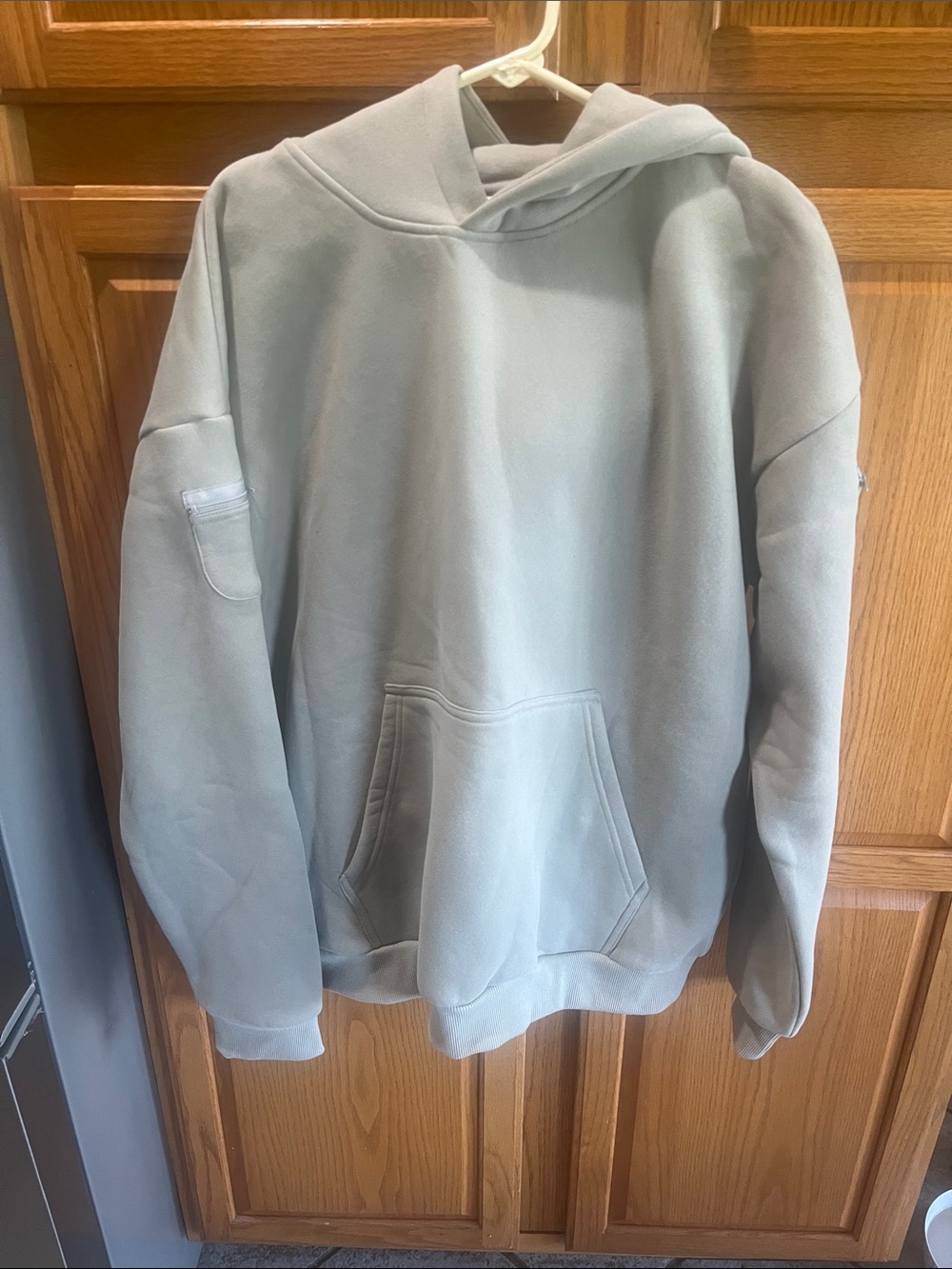 Men's Hooded Pullover Sweatshirt in Light Gray